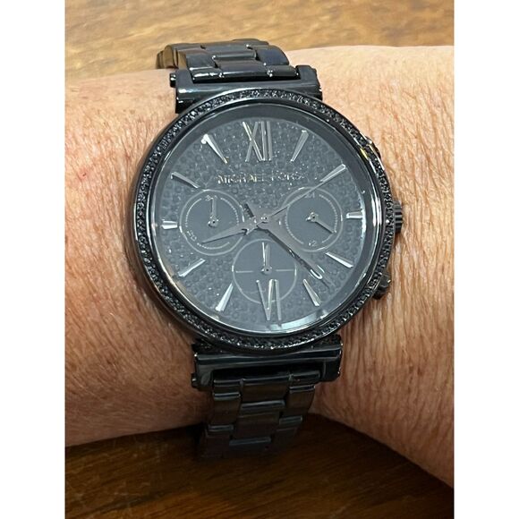 Michael Kors Chronograph MK6632 Quartz Analog Women's Watch - Picture 2 of 8